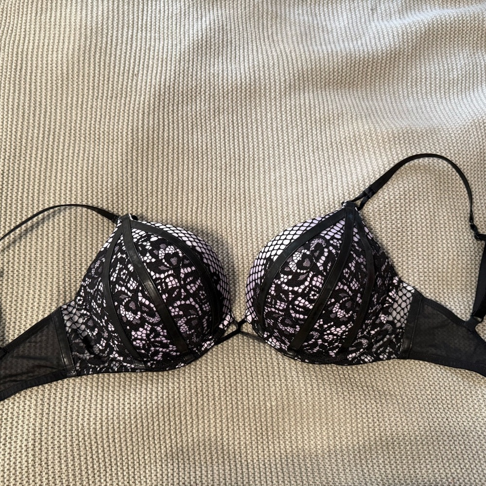 Victoria's Secret Black and White Lace Bra